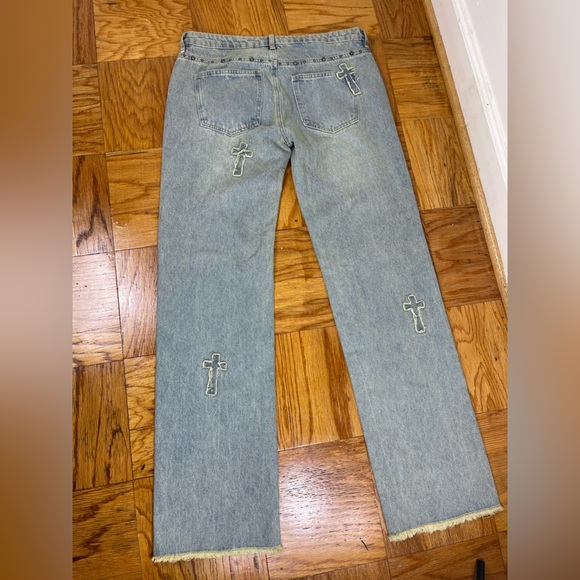 Fashion Nova Women's Light Gray Straight Leg Jeans - Picture 7 of 8